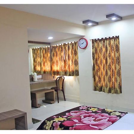 Neeranand Dalhousie- A Pure Vegetarian Hotel Kolkata Ngoại thất bức ảnh