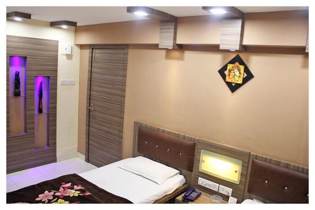 Neeranand Dalhousie- A Pure Vegetarian Hotel Kolkata Ngoại thất bức ảnh