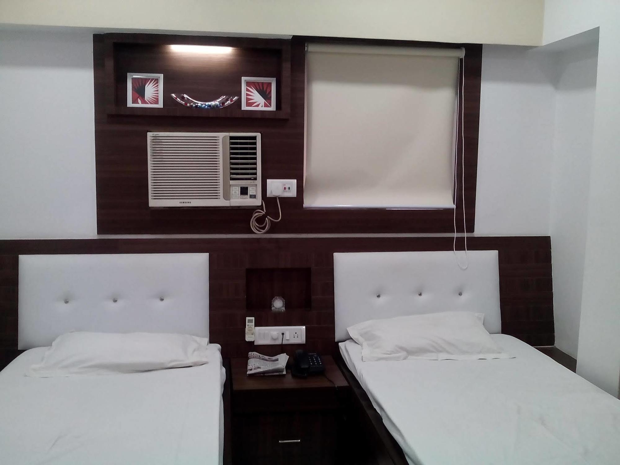 Neeranand Dalhousie- A Pure Vegetarian Hotel Kolkata Ngoại thất bức ảnh